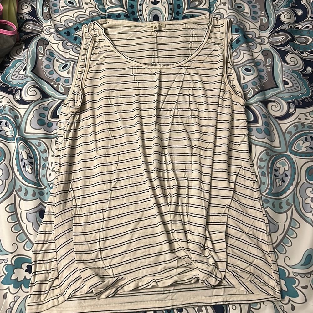 White tank top lined with black size L